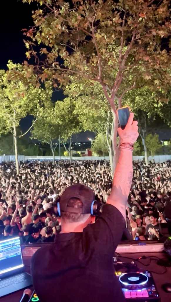 Foto mano arriba LAS ROZAS